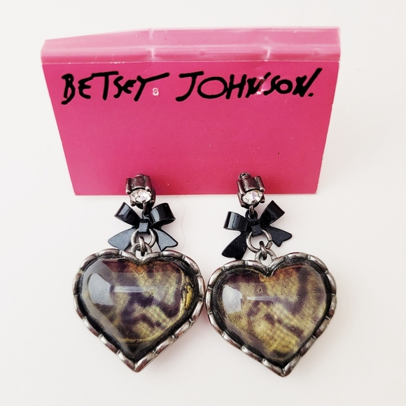 Betsey Johnson Hearts and Bows Earrings - Picture 1 of 5